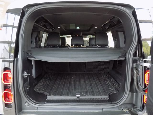 Used 2022 Land Rover Defender 110 X-Dynamic SE AWD/4WD image 24