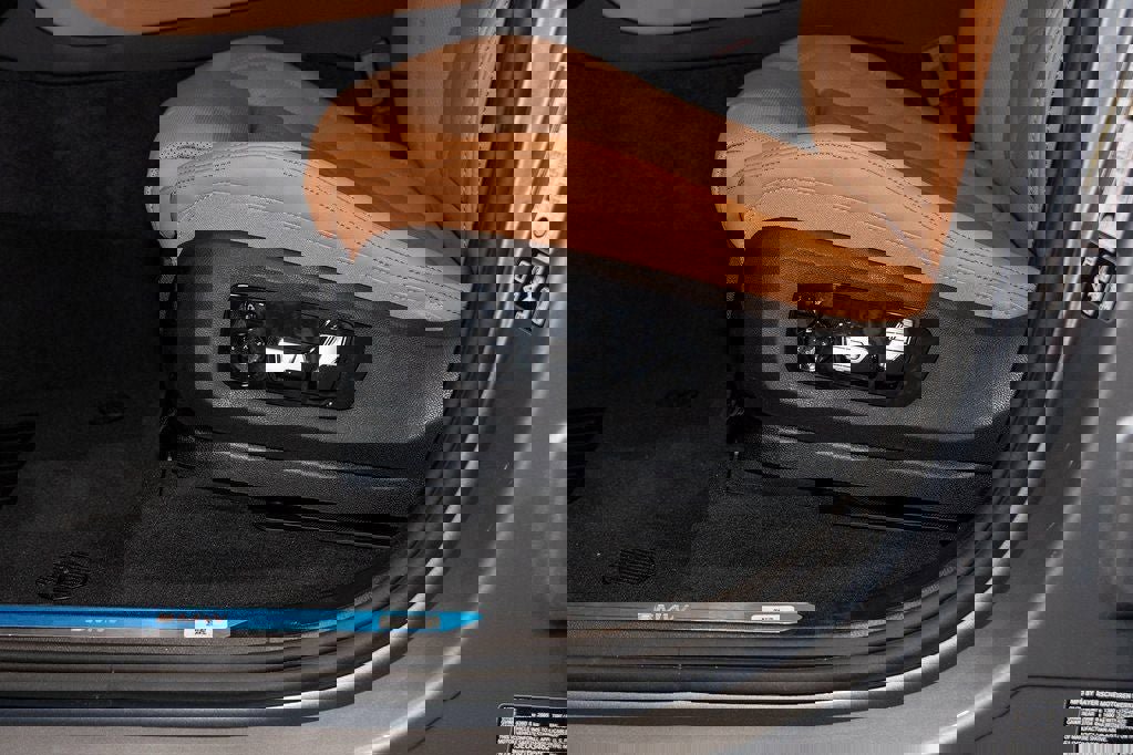 New 2026 BMW X5 xDrive40i w/ Climate Comfort Package image 16