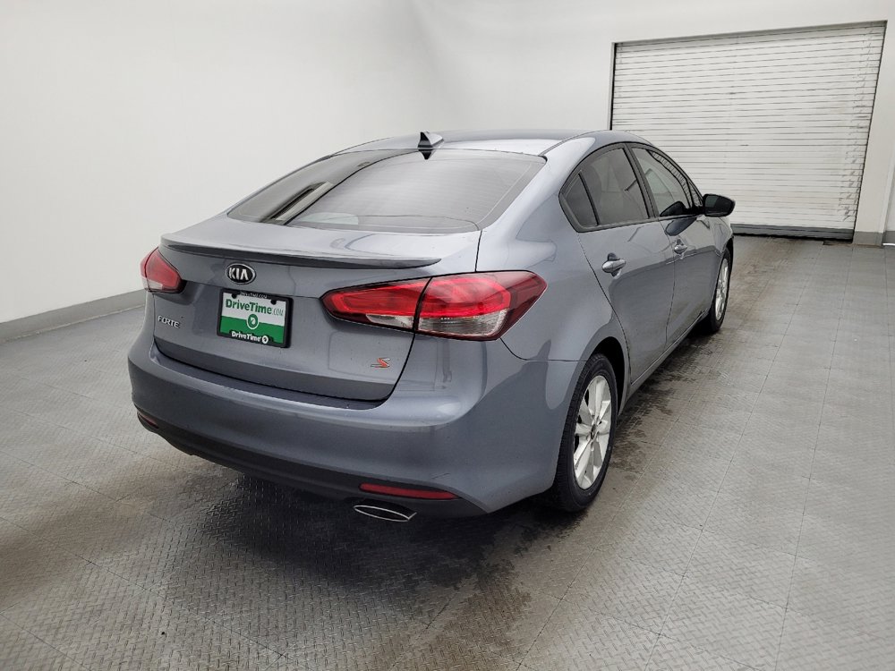 Used 2017 Kia Forte S image 9