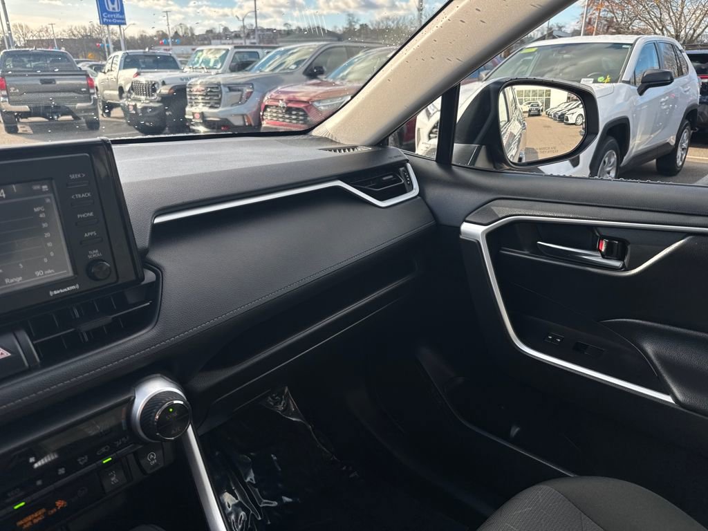 Used 2021 Toyota RAV4 XLE image 28