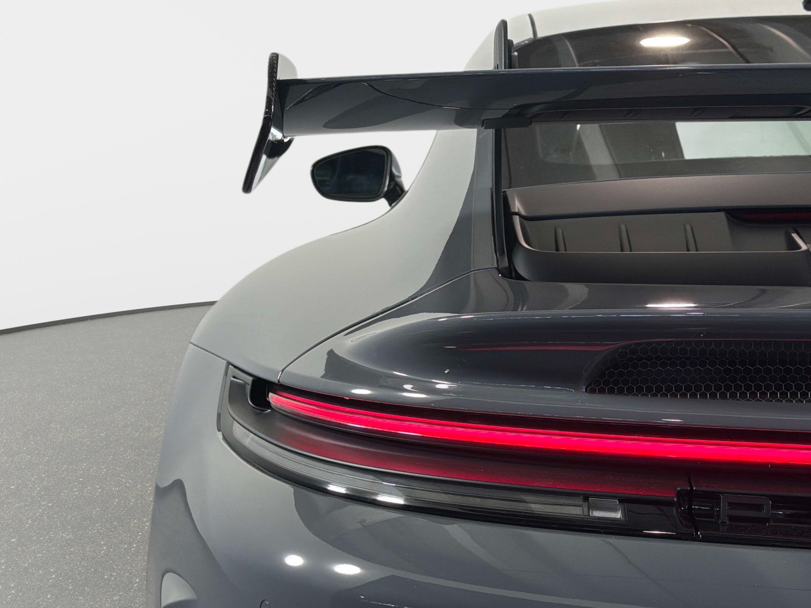 Used 2026 Porsche 911 GT3 w/ Weissach Package RWD image 16