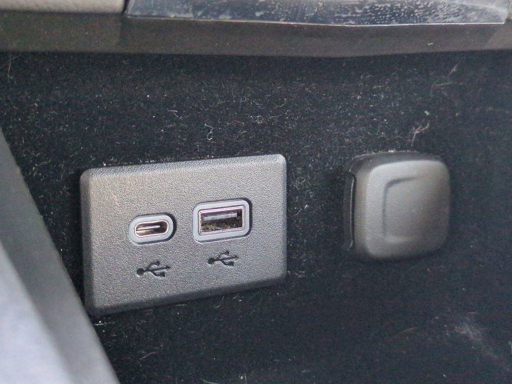 Used 2023 Cadillac XT4 Sport FWD image 22