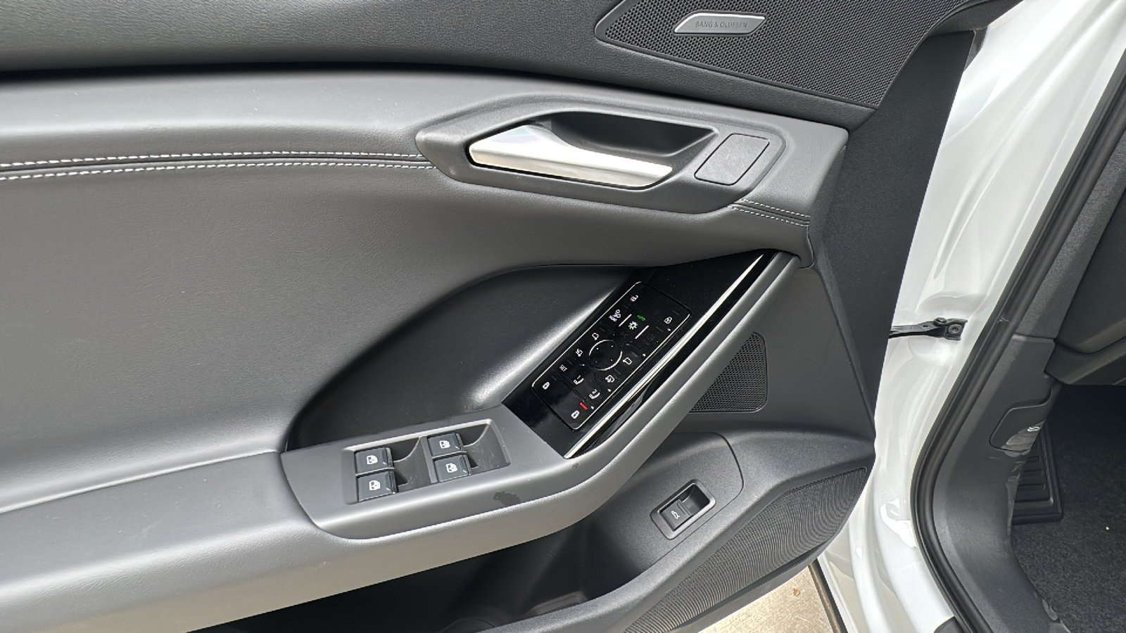New 2027 Audi Q6 e-tron Premium Plus AWD/4WD image 13
