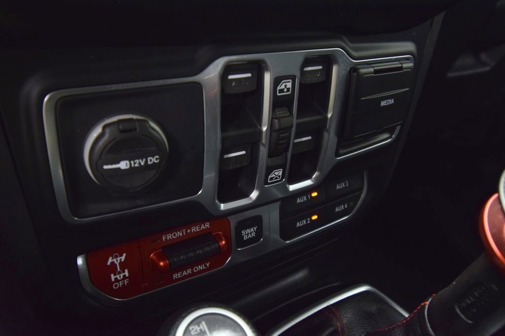 Used 2018 Jeep Wrangler Unlimited Rubicon image 40