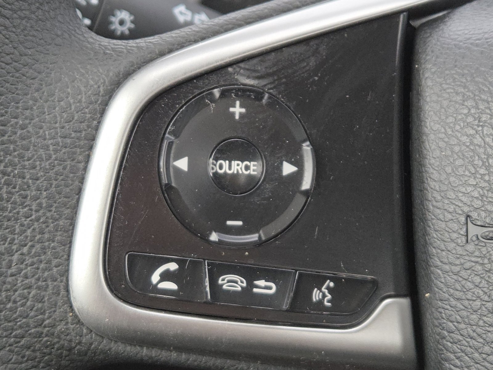 Used 2018 Honda CR-V LX image 31