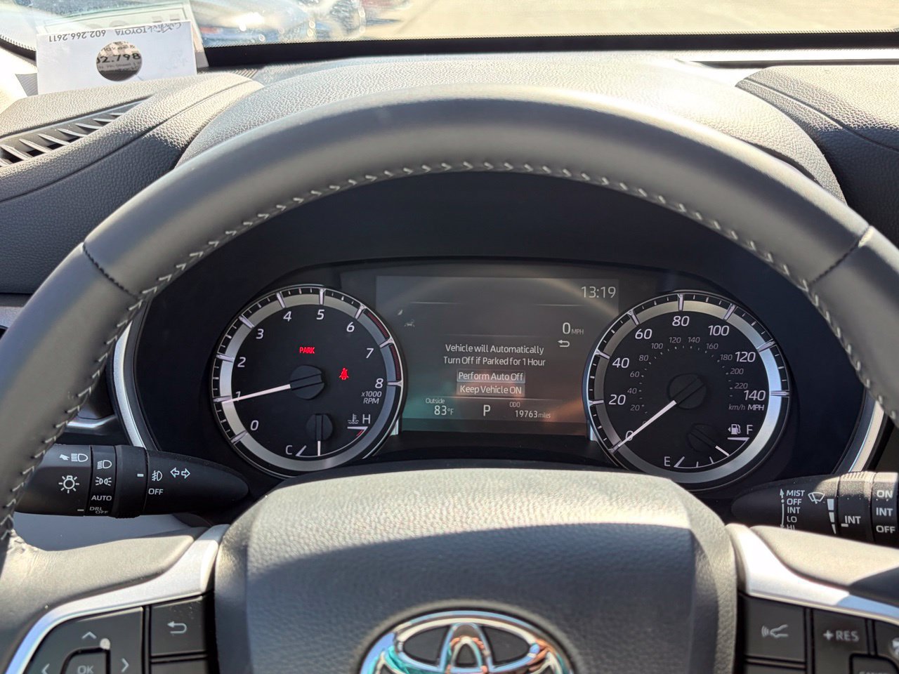 Used 2025 Toyota Highlander XLE FWD image 13