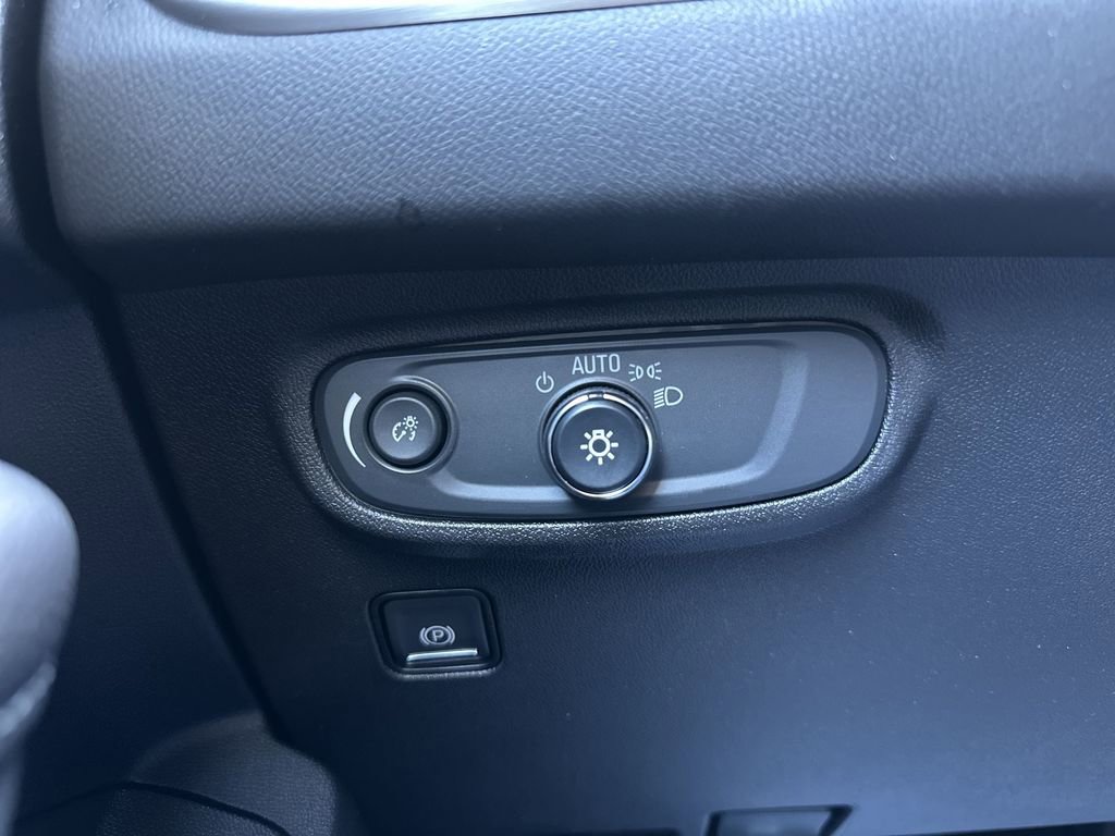 Certified 2022 GMC Terrain SLE w/ Driver Convenience Package image 18