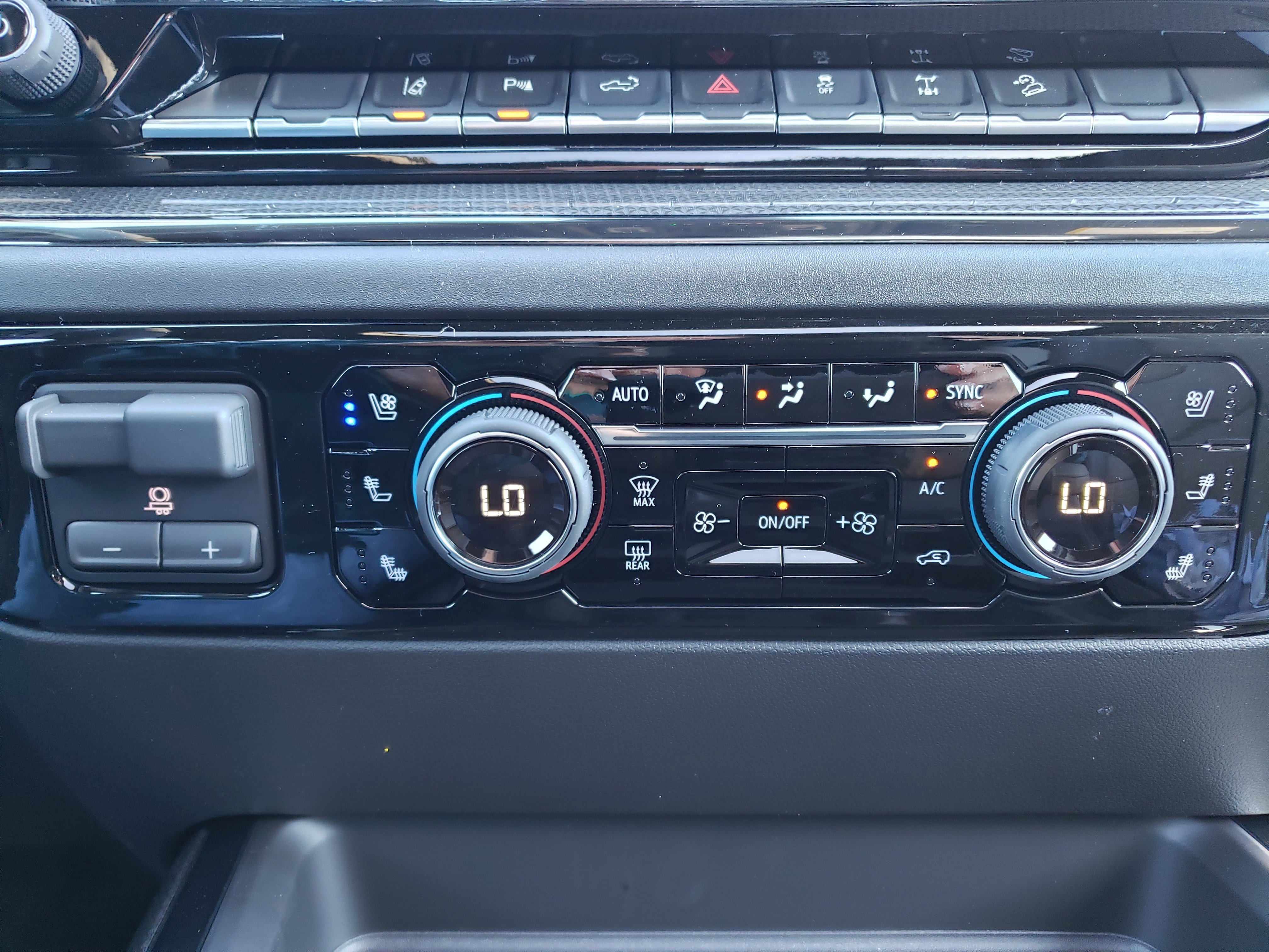 New 2026 Chevrolet Silverado 2500 ZR2 image 25