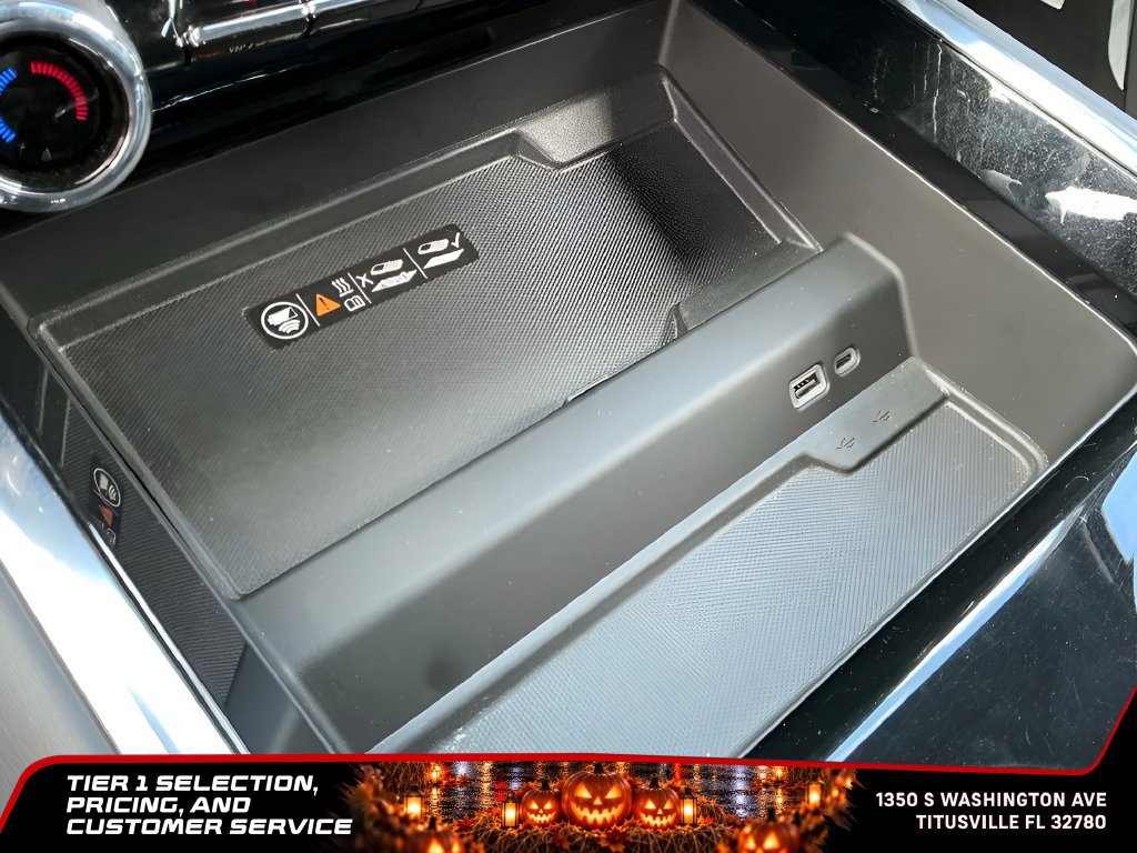 Used 2025 Chevrolet Suburban Premier RWD image 44