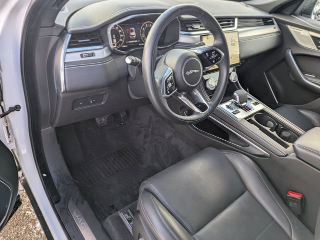 Used 2025 Jaguar F-PACE R-Dynamic S image 7