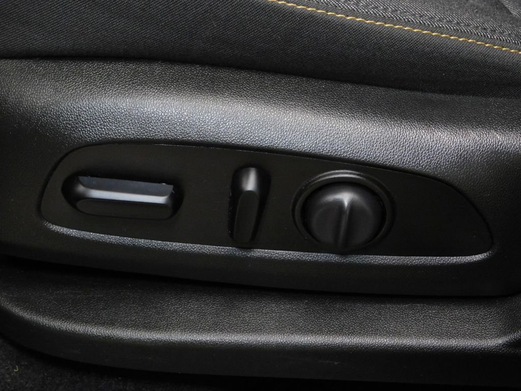 Used 2020 Chevrolet Equinox LT image 33