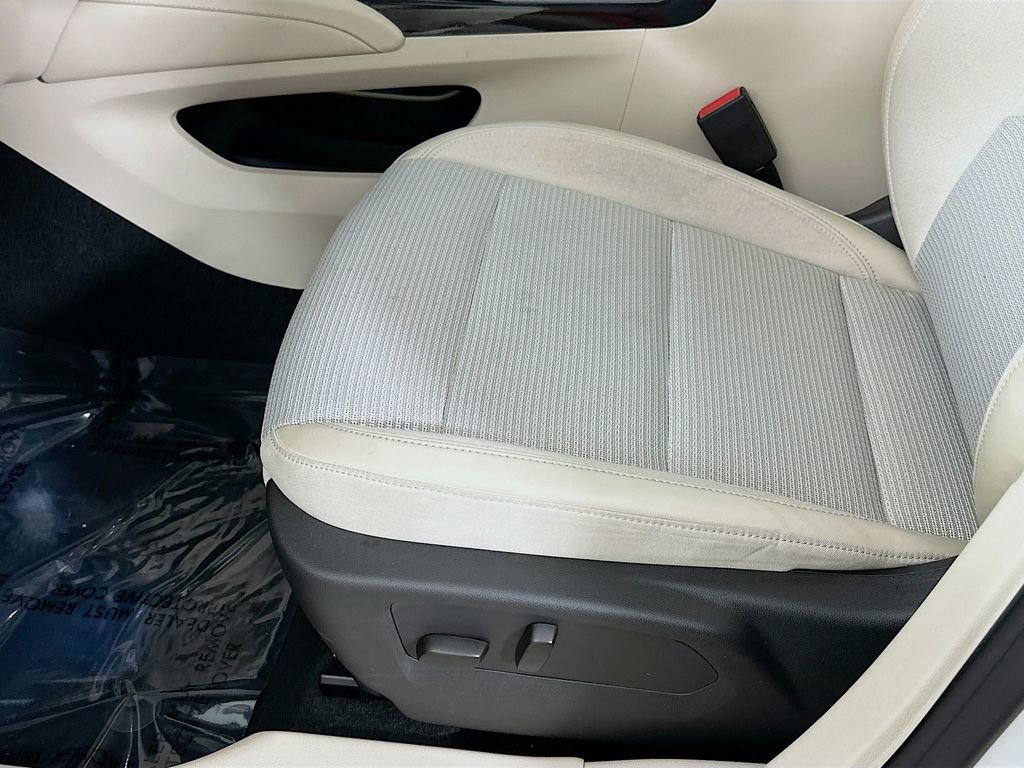 Used 2023 Buick Envision Preferred image 27