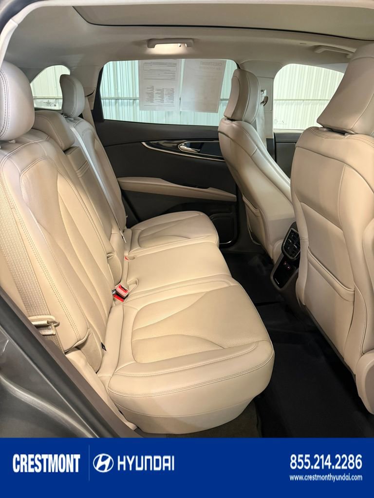 Used 2023 Lincoln Nautilus Reserve AWD/4WD image 27