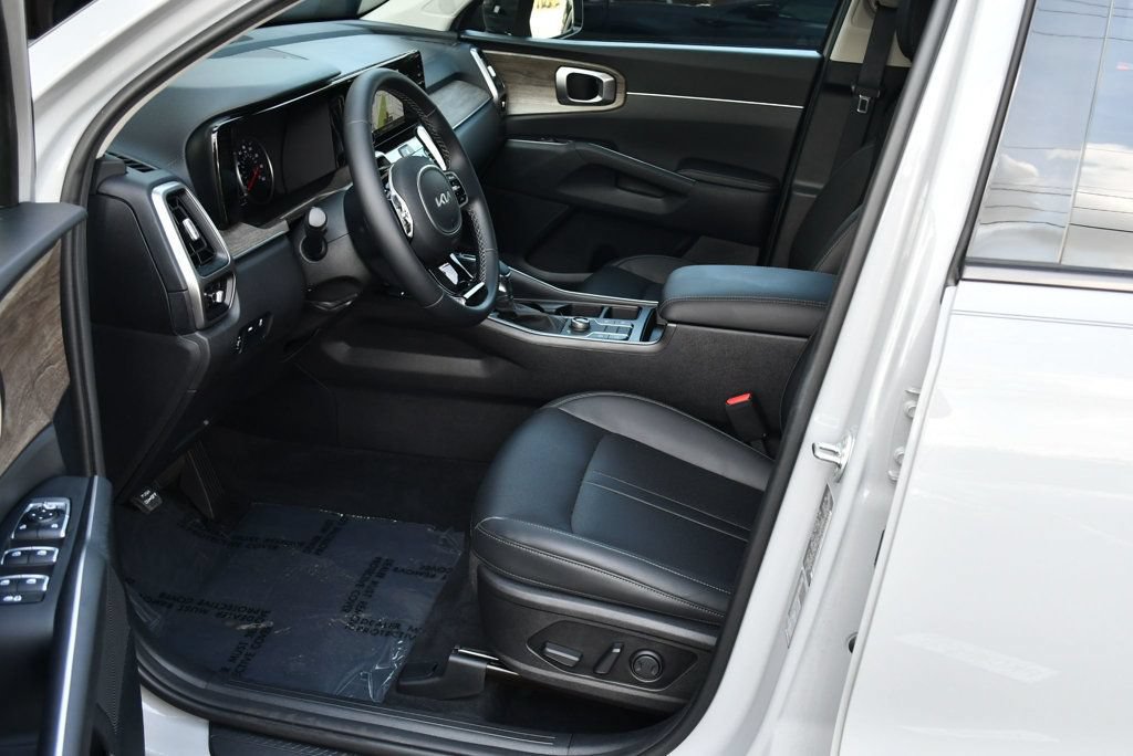 Used 2022 Kia Sorento S w/ Panoramic Sunroof Package AWD/4WD image 47