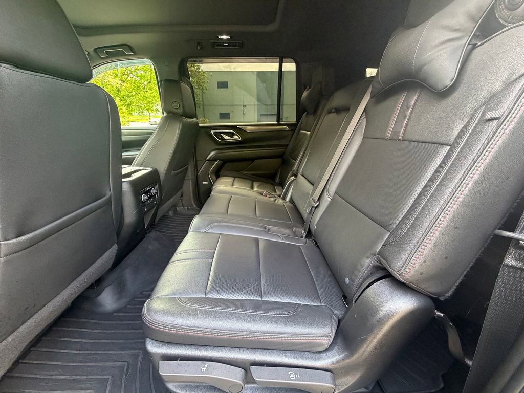 Used 2023 Chevrolet Suburban RST AWD/4WD image 29