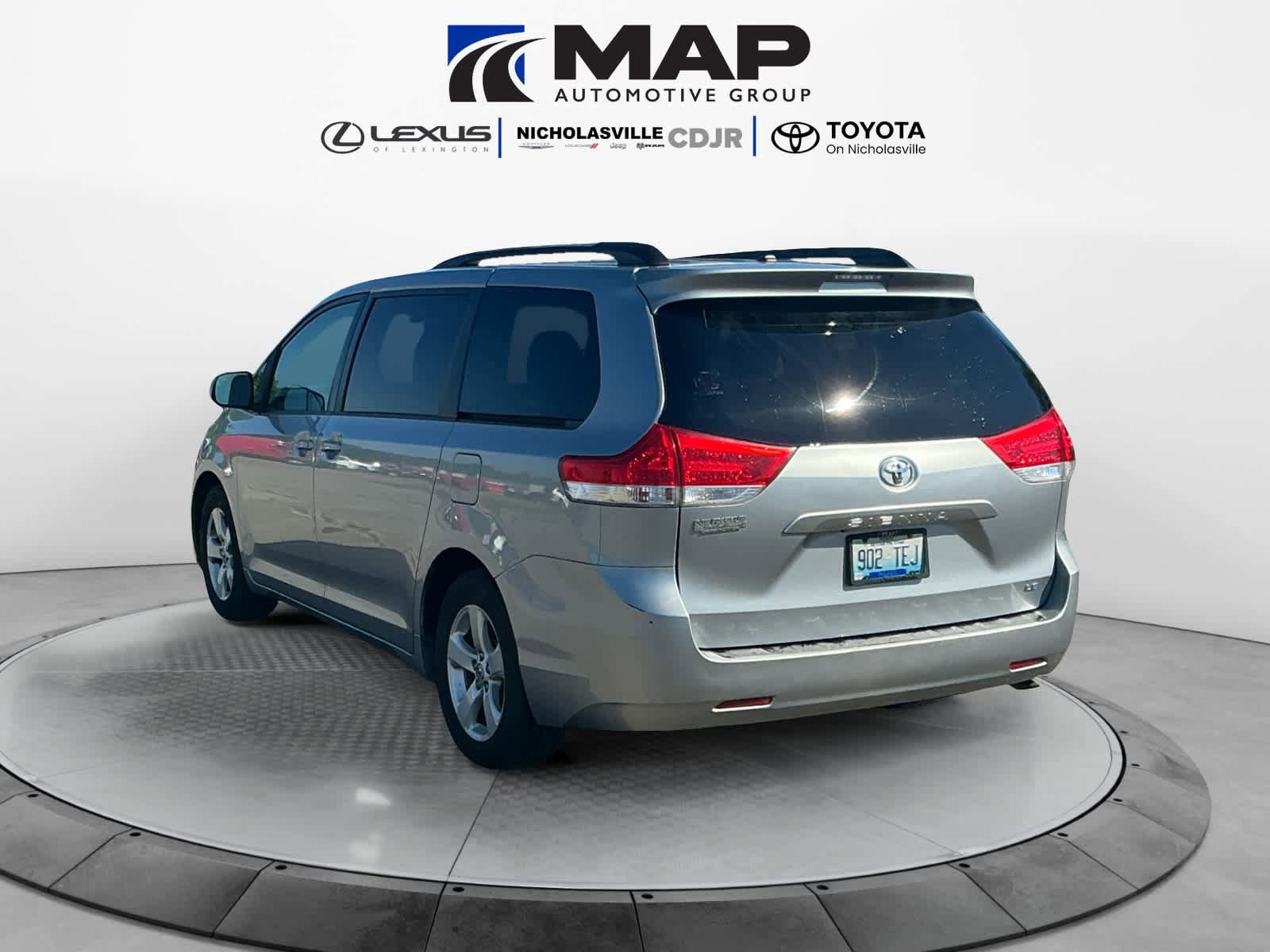 Used 2013 Toyota Sienna LE FWD image 3