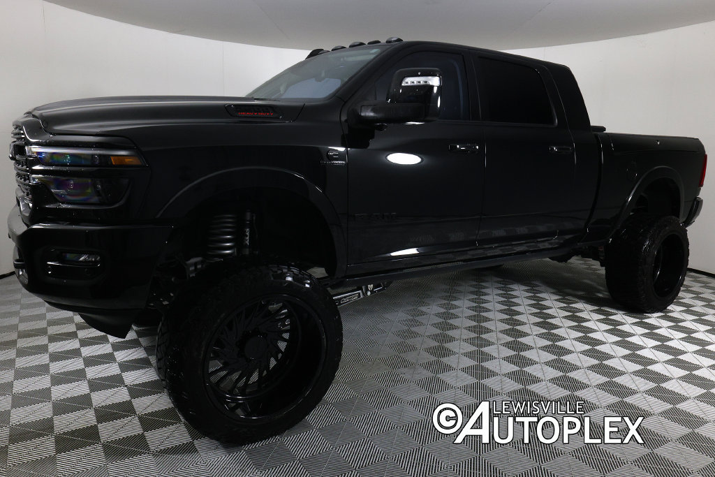 Used 2025 RAM 2500 Limited AWD/4WD image 11