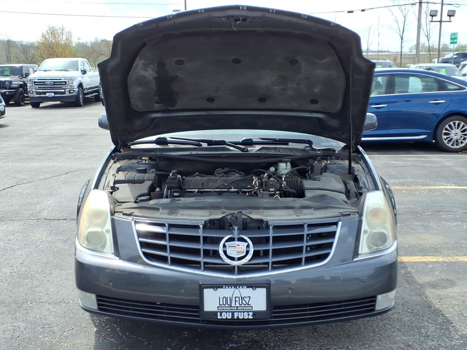 Used 2010 Cadillac DTS Premium image 33