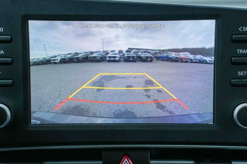 Used 2022 Hyundai Elantra SEL image 32