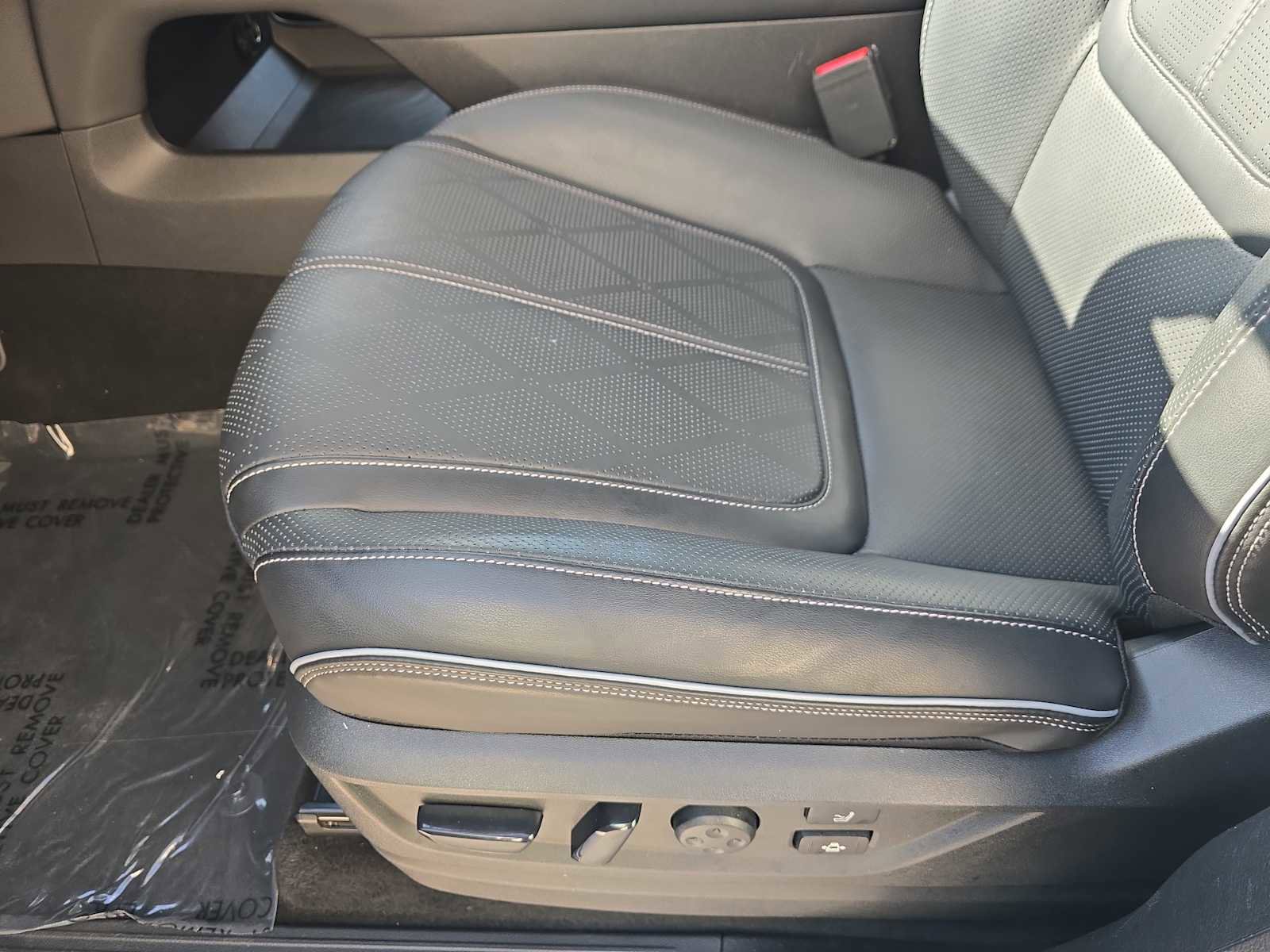 Certified 2025 INFINITI QX80 Sensory image 16