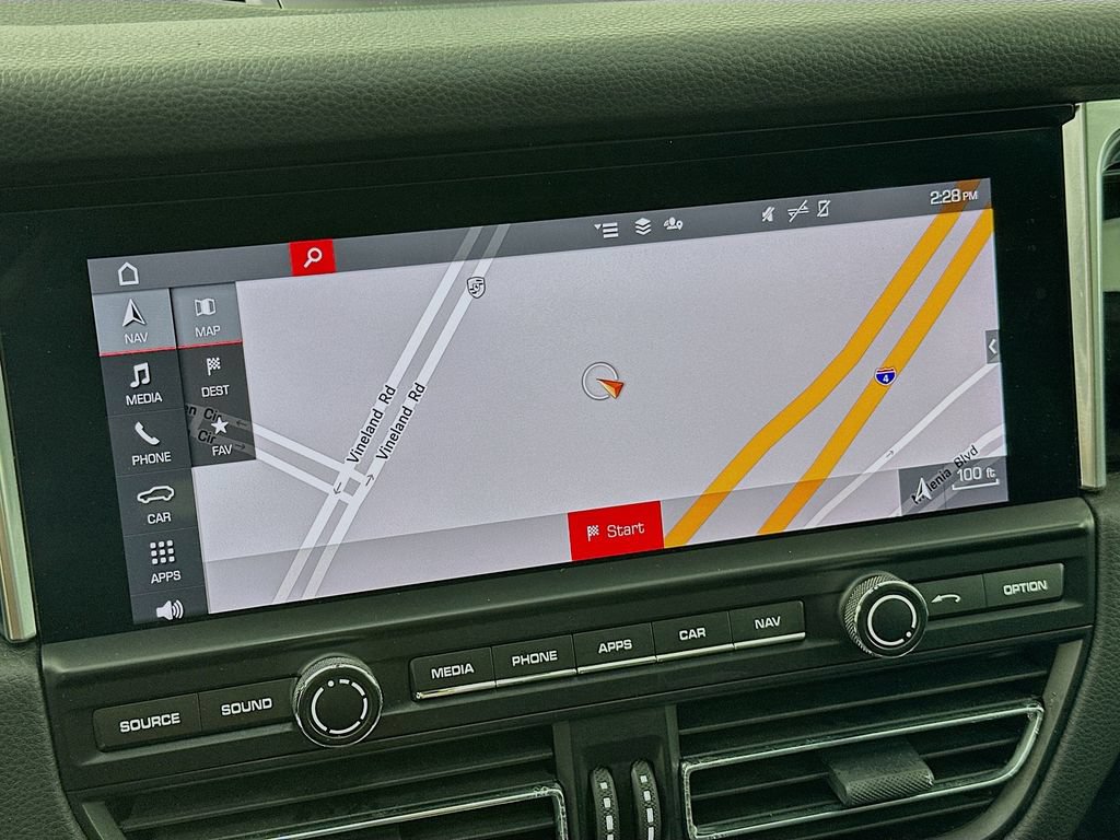 Certified 2021 Porsche Macan S AWD/4WD image 16