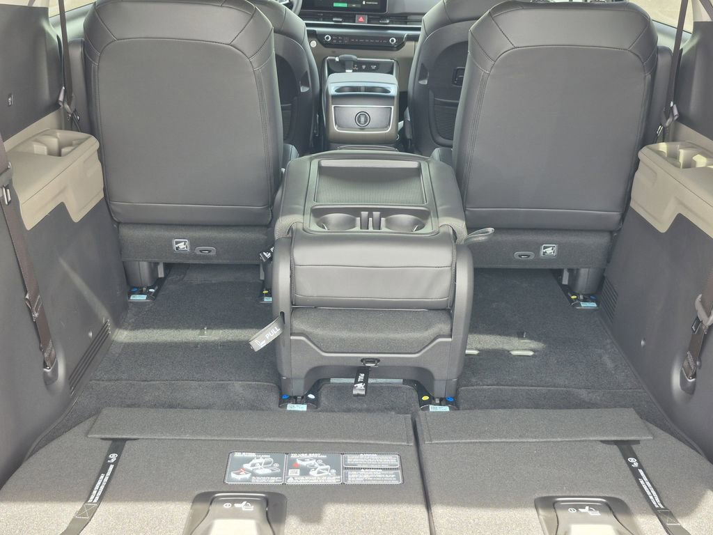 New 2026 Kia Carnival FWD image 14