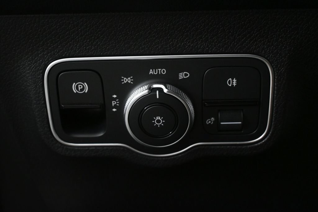 Certified 2024 Mercedes-Benz EQB 250+ image 9