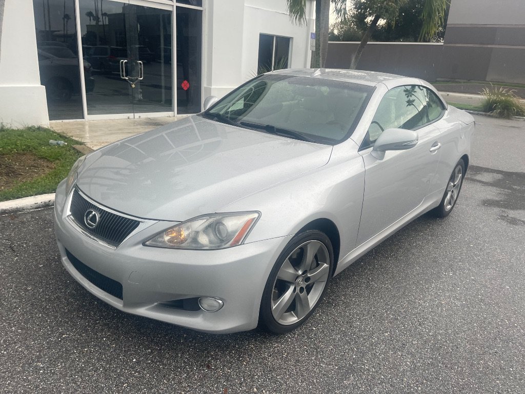 Used 2010 Lexus IS 350C RWD image 4