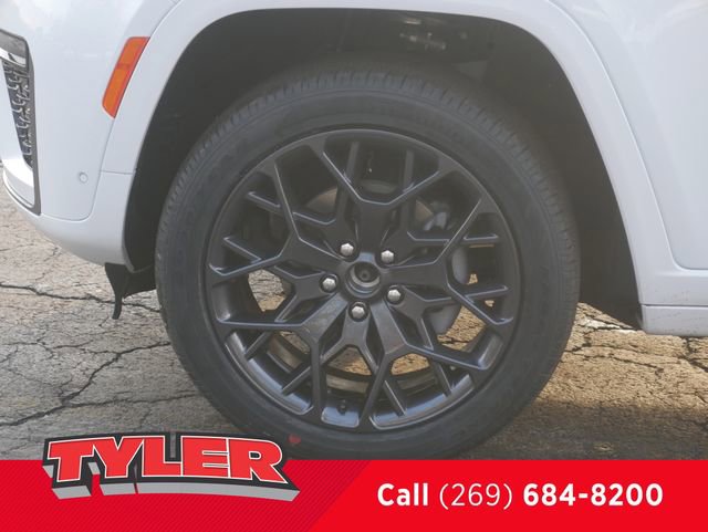 New 2026 Jeep Grand Cherokee Summit image 48