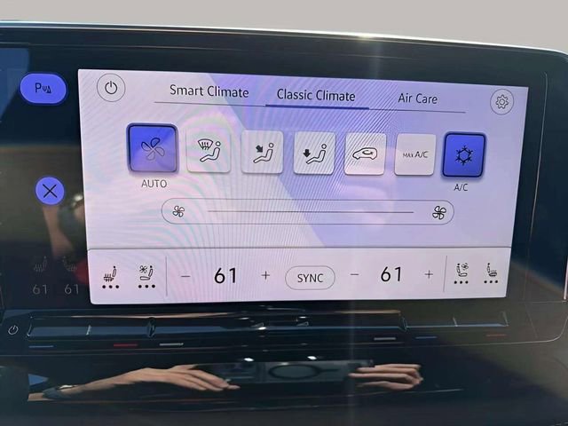 Used 2024 Volkswagen Atlas Cross Sport SEL R-Line image 22