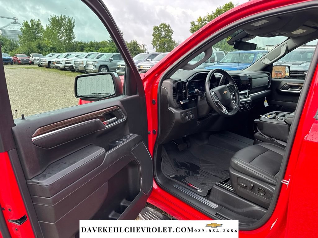 Used 2024 Chevrolet Silverado 1500 LT AWD/4WD image 13
