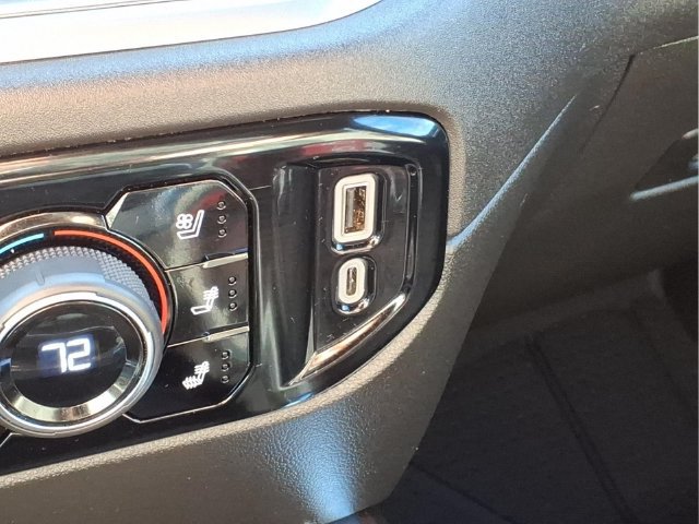 Used 2024 Chevrolet Silverado 3500 High Country w/ Technology Package AWD/4WD image 18