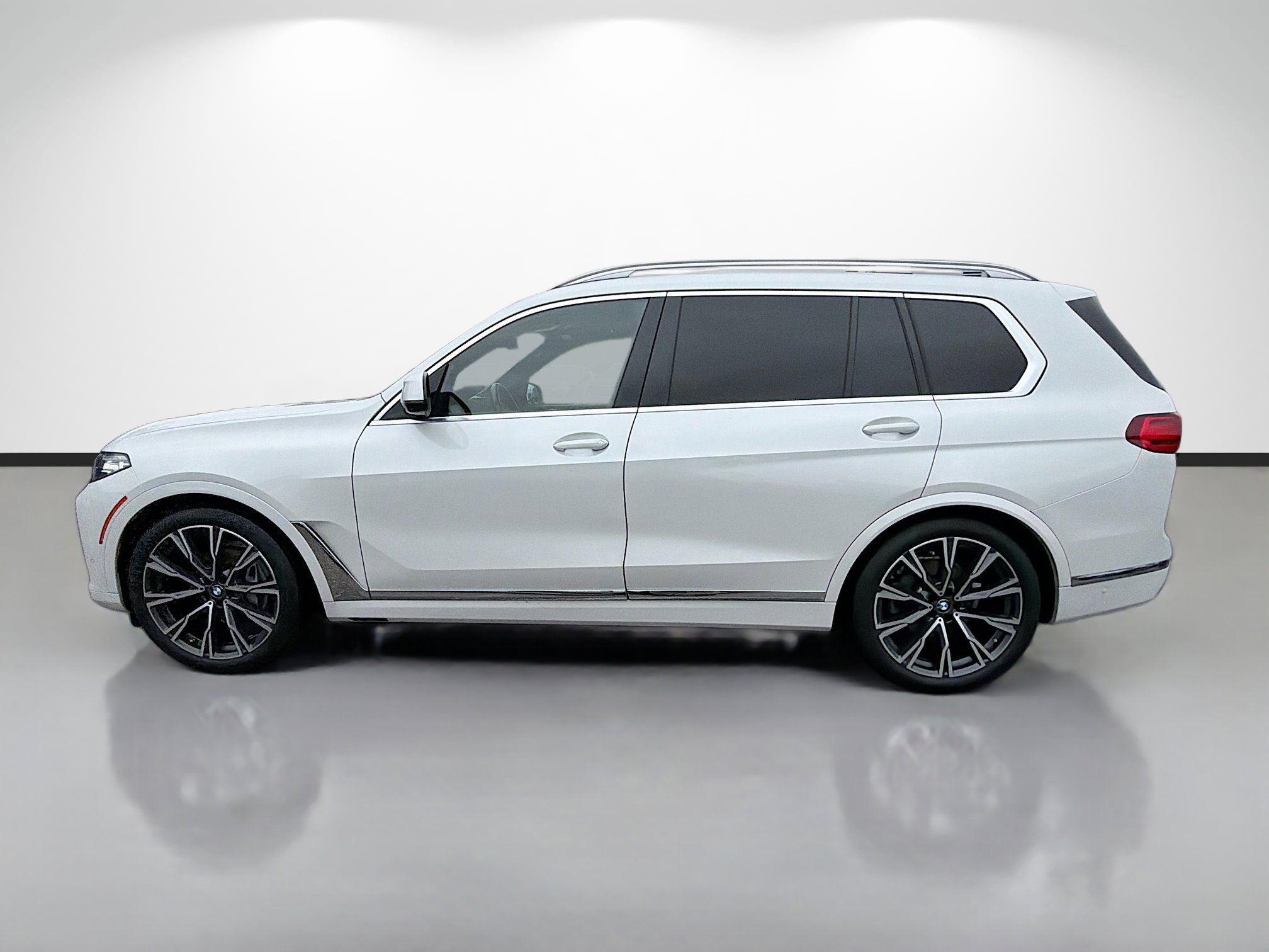 Used 2022 BMW X7 xDrive40i w/ Executive Package image 6