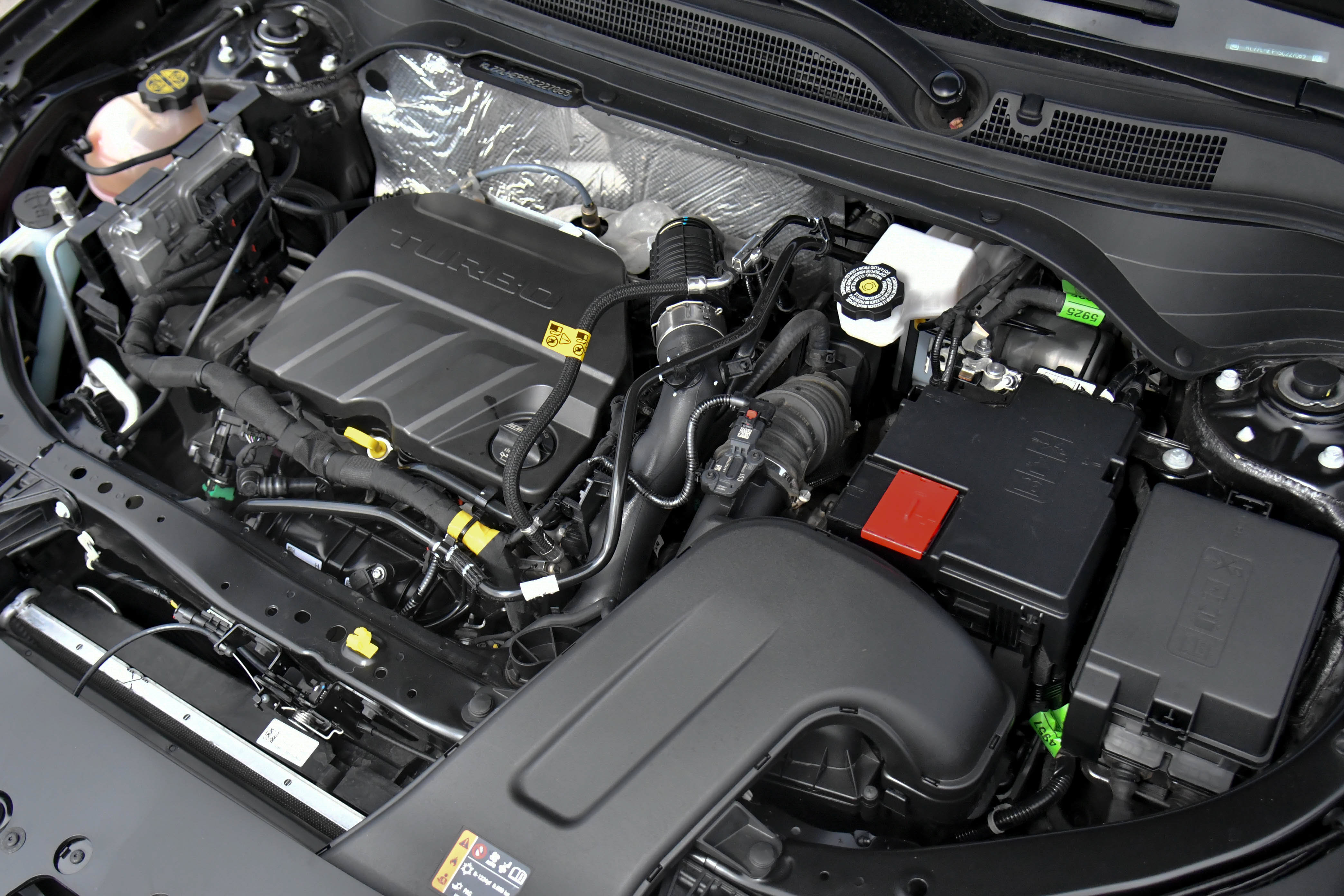 Used 2025 Chevrolet Trax LT FWD image 46