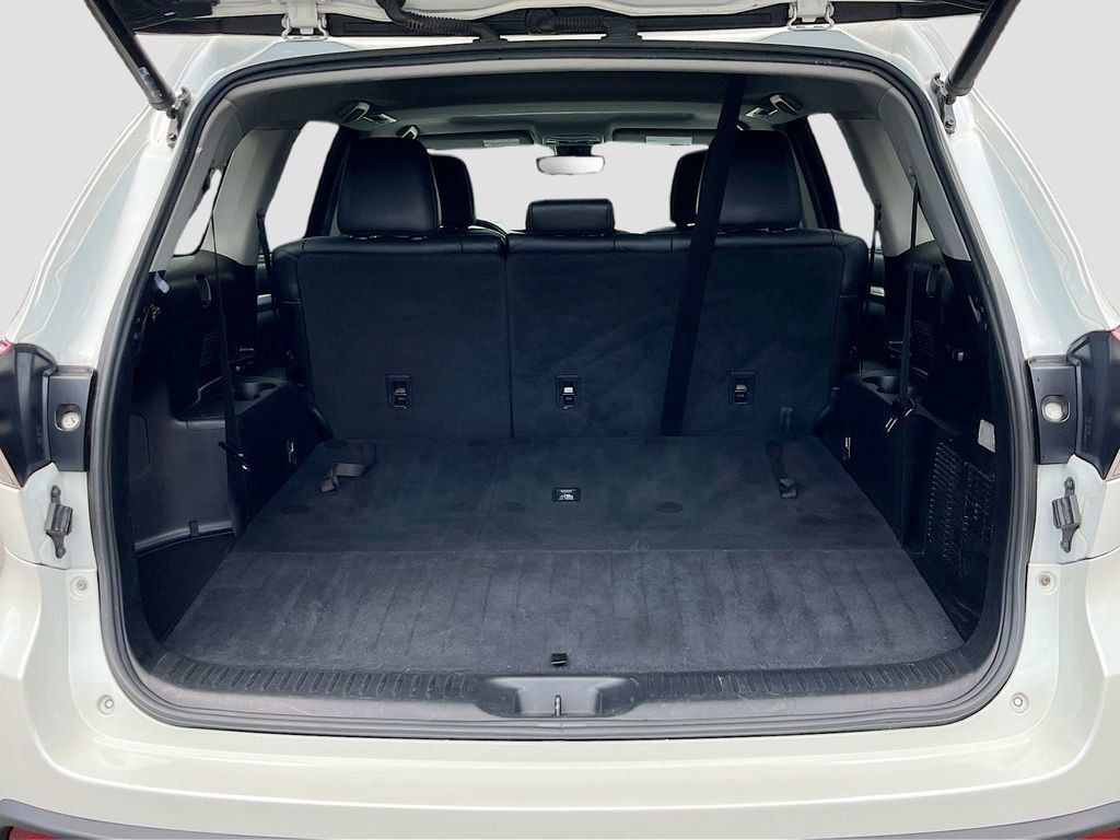 Used 2017 Toyota Highlander XLE AWD/4WD image 32