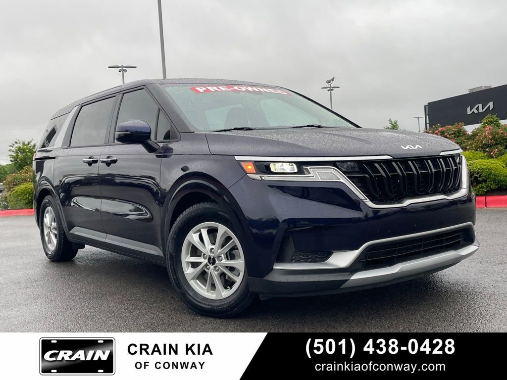 Used 2023 Kia Carnival LX FWD image 1