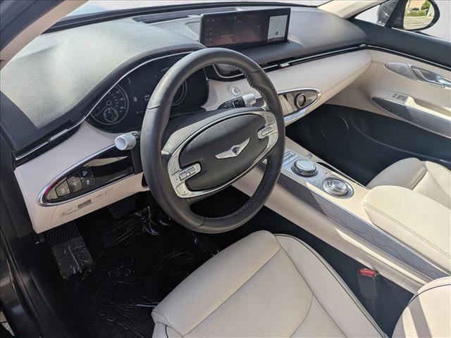 Used 2025 Genesis GV70 2.5T w/ Advanced Package image 10