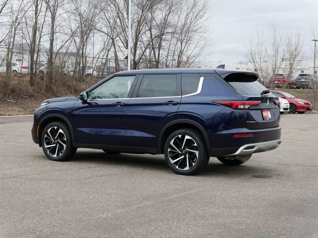 Used 2023 Mitsubishi Outlander SE image 4