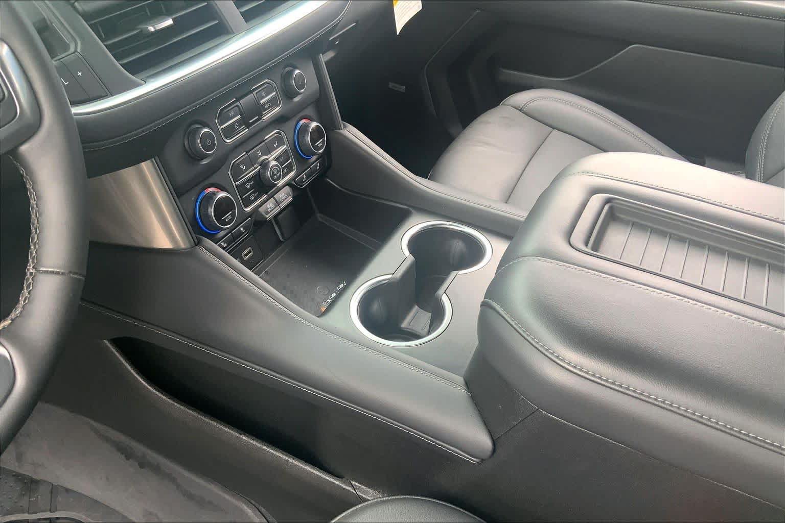 Used 2023 Chevrolet Tahoe Z71 w/ Luxury Package AWD/4WD image 17