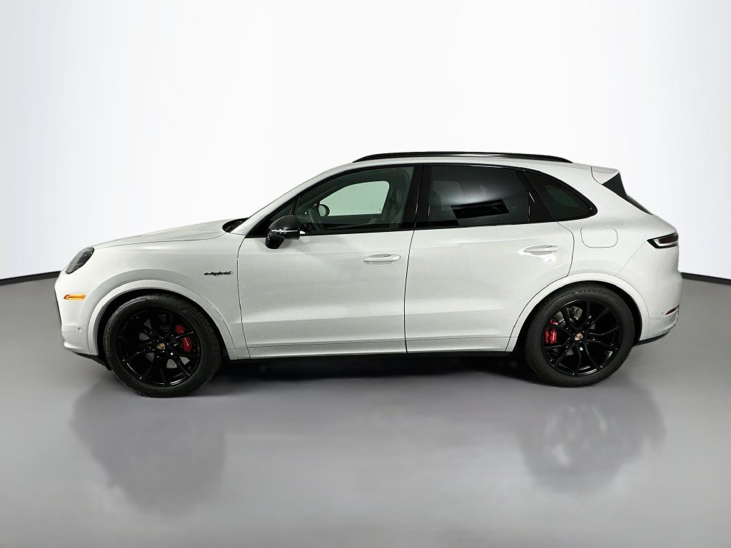 Certified 2025 Porsche Cayenne S AWD/4WD image 2