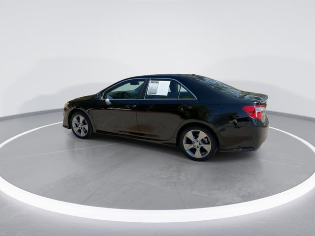 Used 2014 Toyota Camry SE w/ Leather Package FWD image 5
