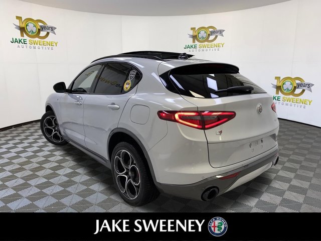 Used 2023 Alfa Romeo Stelvio Ti AWD/4WD image 7