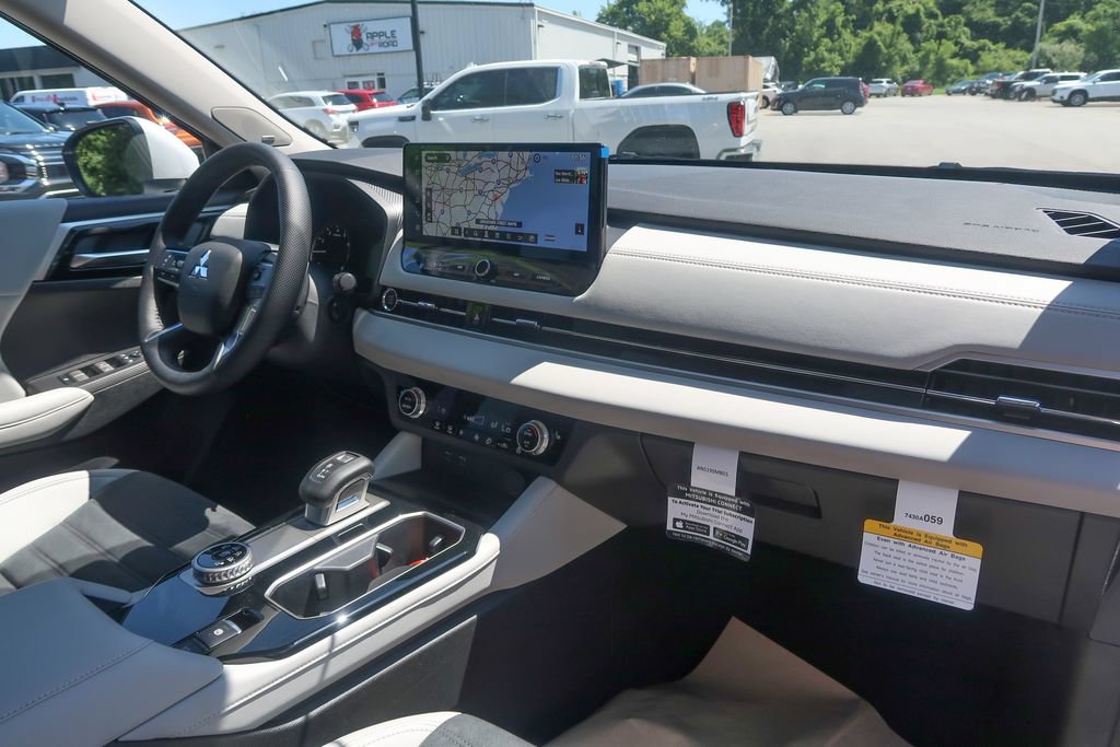 New 2026 Mitsubishi Outlander SE FWD image 20