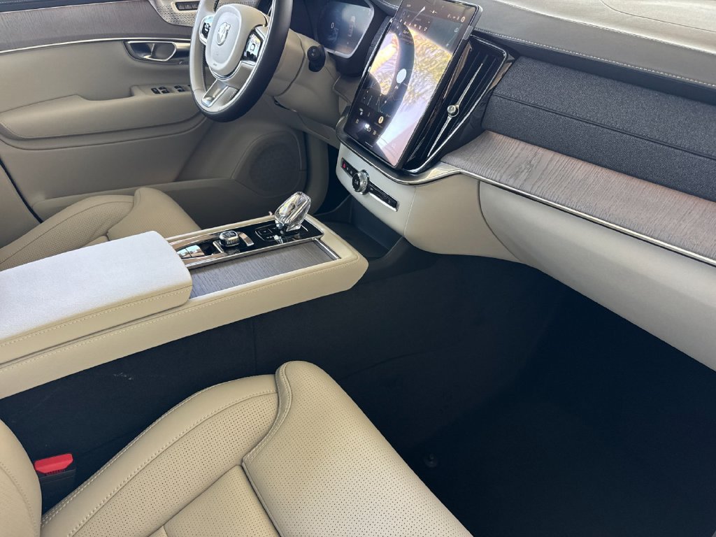 New 2027 Volvo XC90 T8 Ultra AWD/4WD image 16