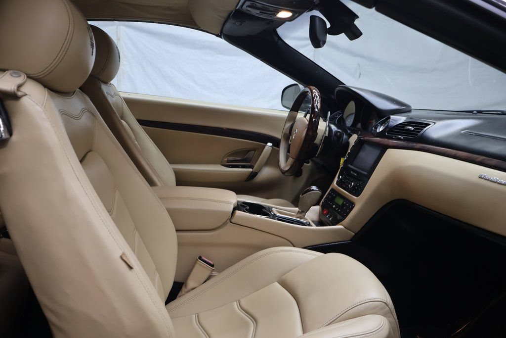 Used 2015 Maserati GranTurismo Convertible RWD image 8