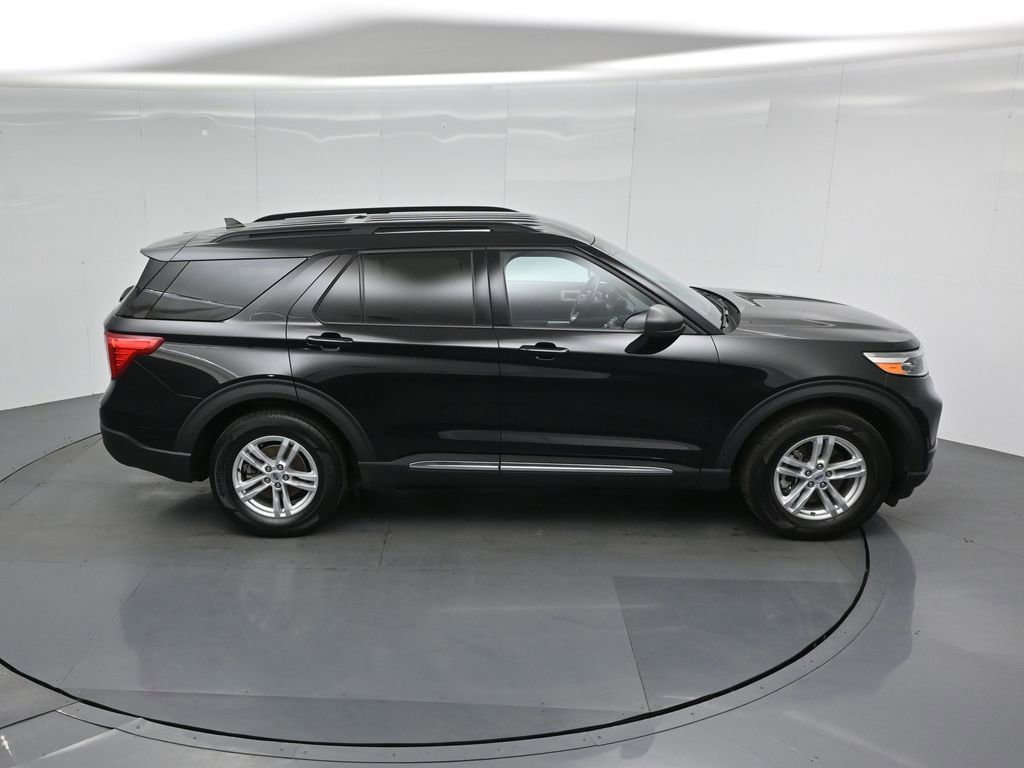 Certified 2023 Ford Explorer XLT w/ Equipment Group 202A RWD image 37