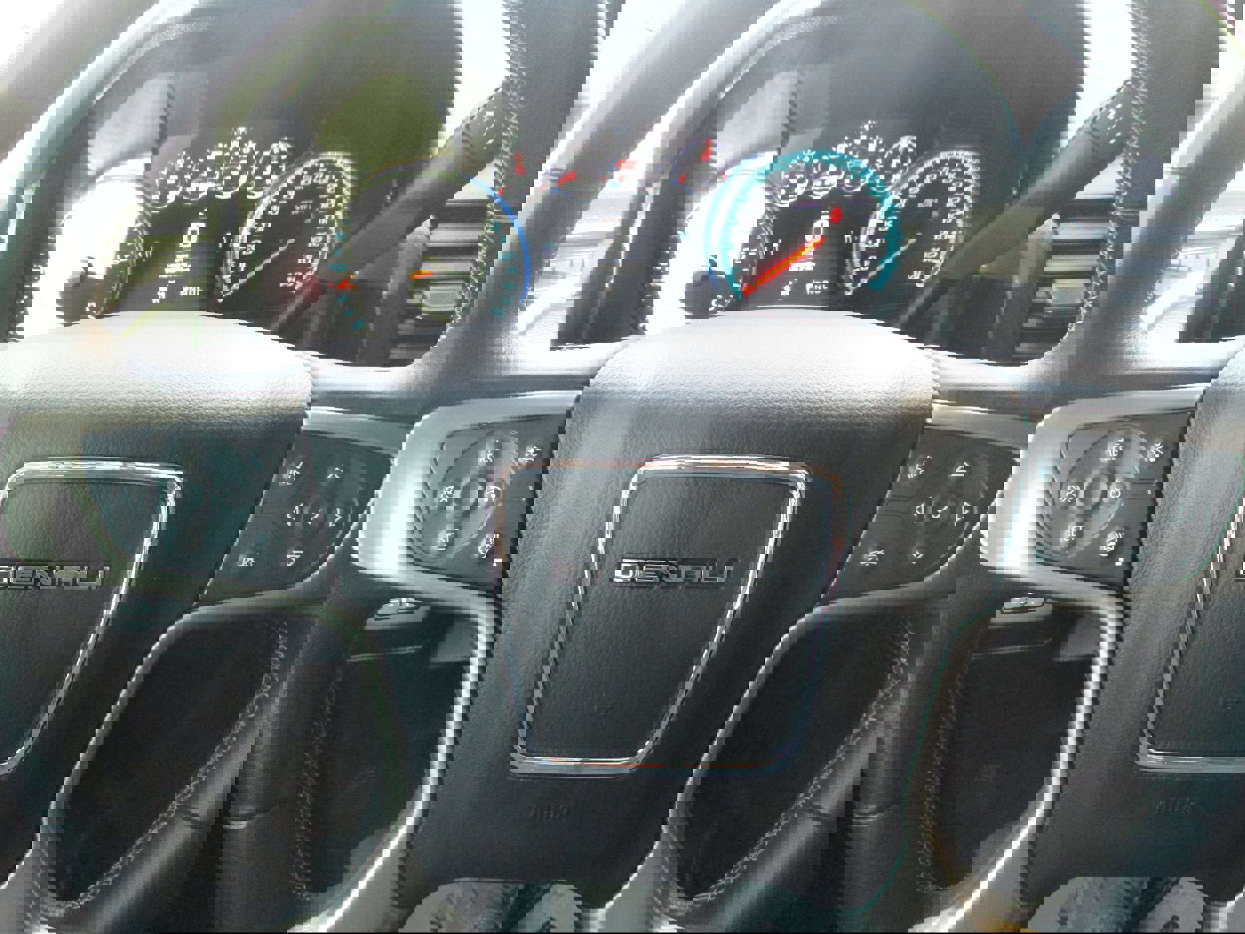 Used 2018 GMC Yukon Denali image 21