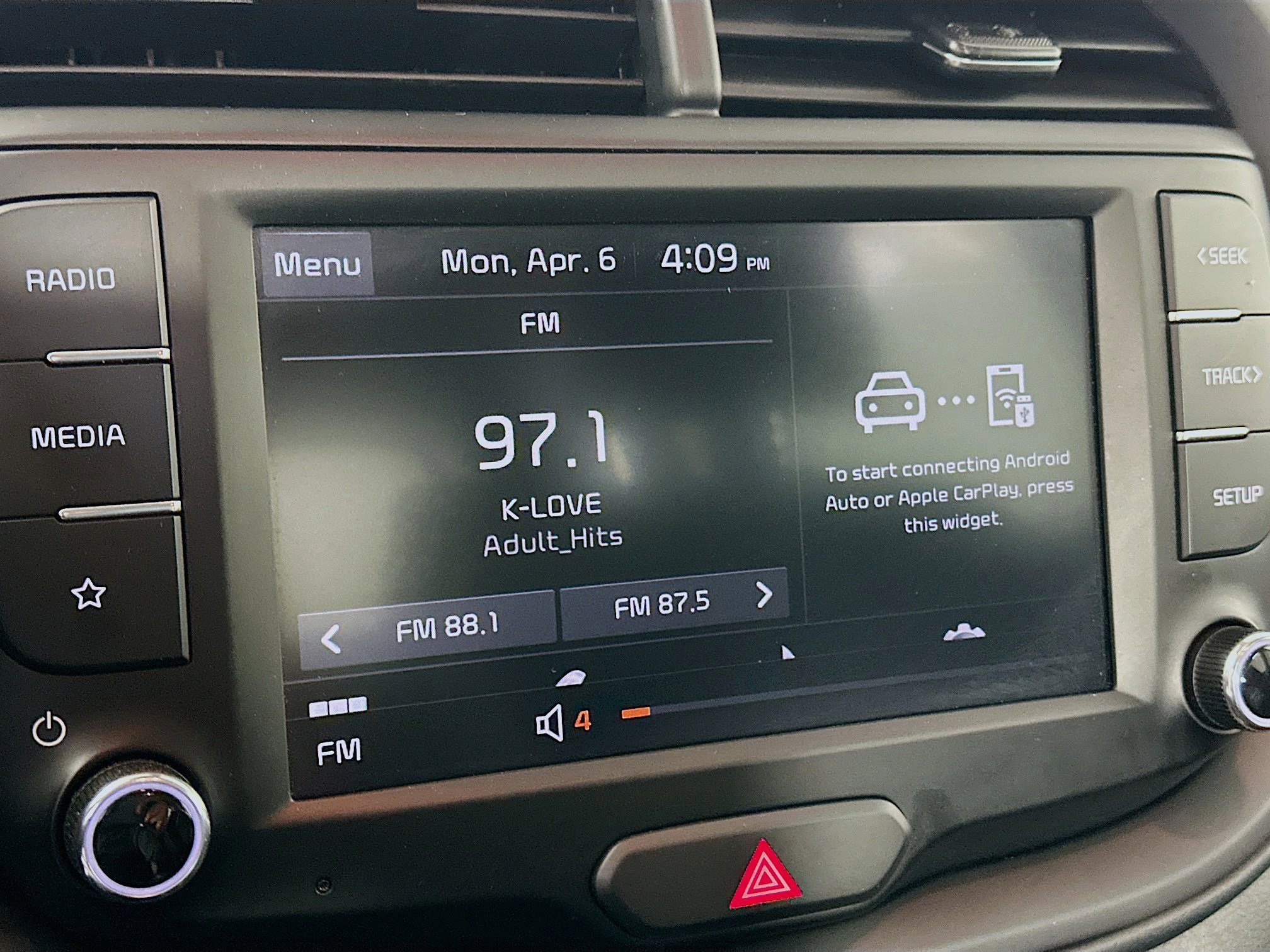 Used 2025 Kia Soul LX w/ LX Technology Package FWD image 21