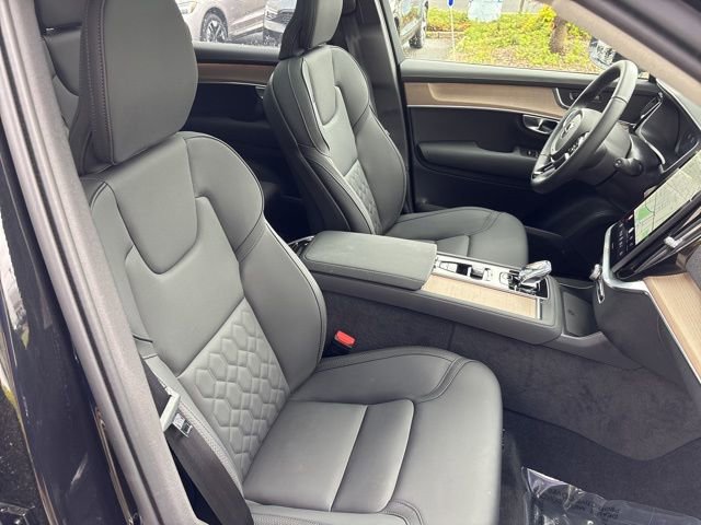 Used 2025 Volvo XC90 B6 Plus AWD/4WD image 17