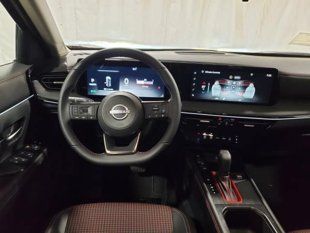 Used 2025 Nissan Kicks SR AWD/4WD image 10